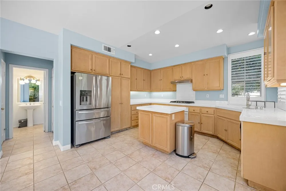 43 Del Carlo Irvine, CA 92606