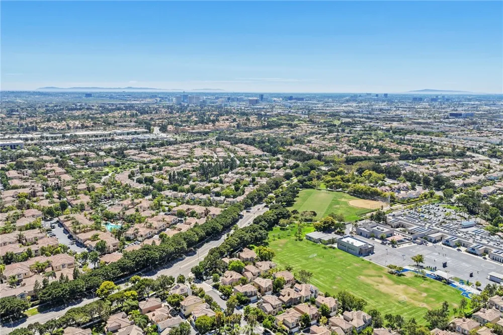 43 Del Carlo Irvine, CA 92606