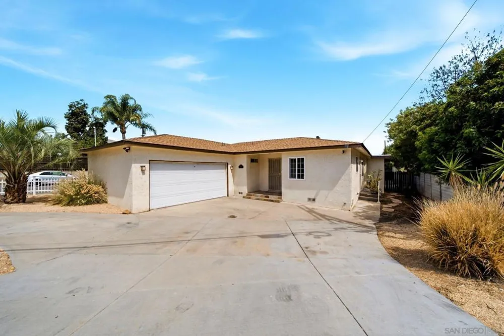 8852 Railroad Ave Santee, CA 92071
