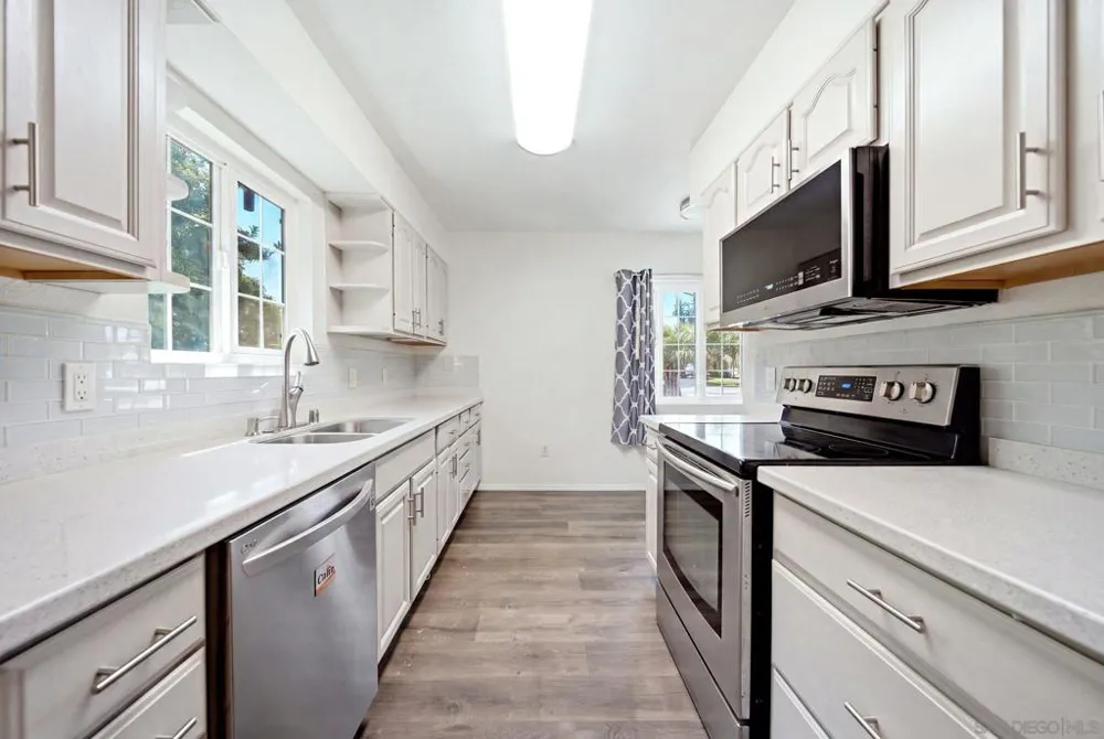 8852 Railroad Ave Santee, CA 92071