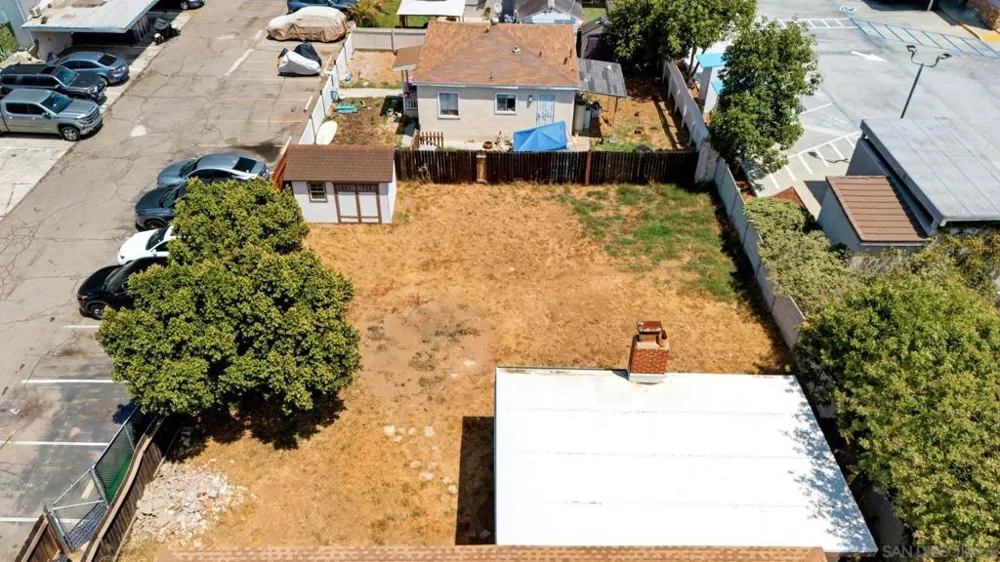 8852 Railroad Ave Santee, CA 92071