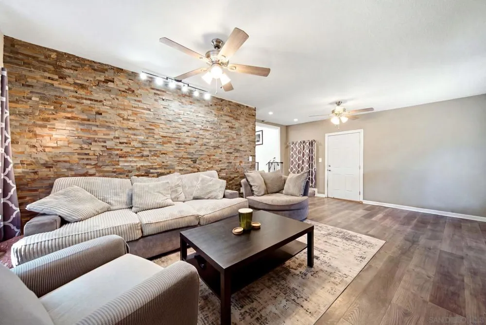 8852 Railroad Ave Santee, CA 92071