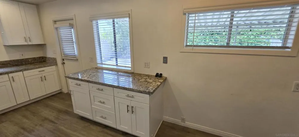 7060 Glenroy St San Diego, CA 92120