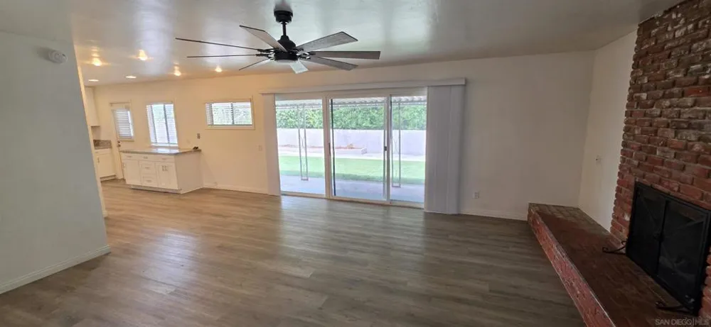 7060 Glenroy St San Diego, CA 92120