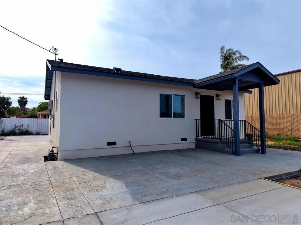 8836 Valencia st Spring Valley, CA 91977