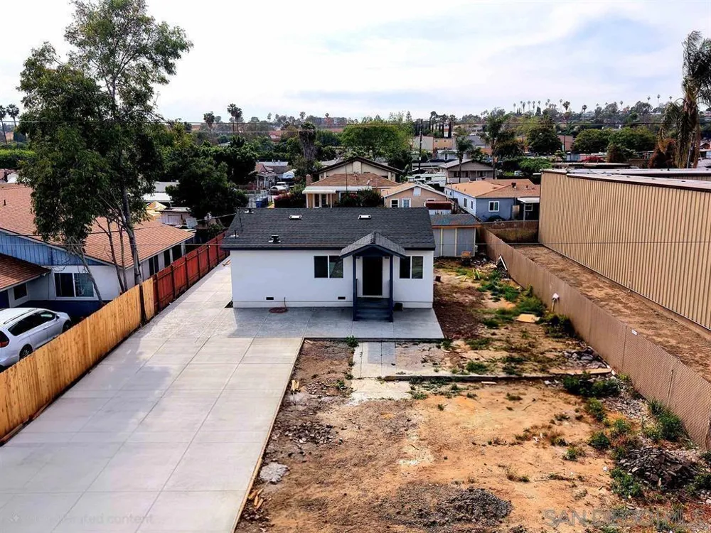 8836 Valencia st Spring Valley, CA 91977