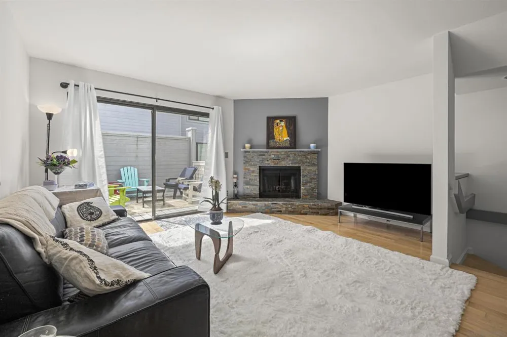 814 AMERICA WAY Del Mar, CA 92014