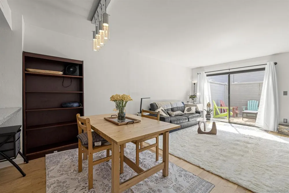 814 AMERICA WAY Del Mar, CA 92014