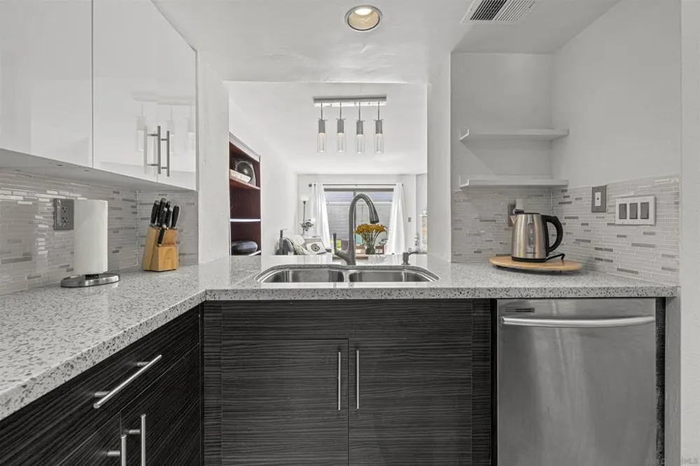 814 AMERICA WAY Del Mar, CA 92014