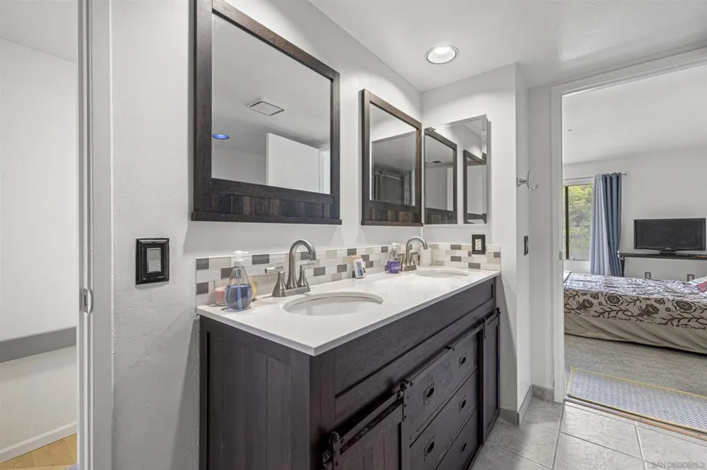 814 AMERICA WAY Del Mar, CA 92014
