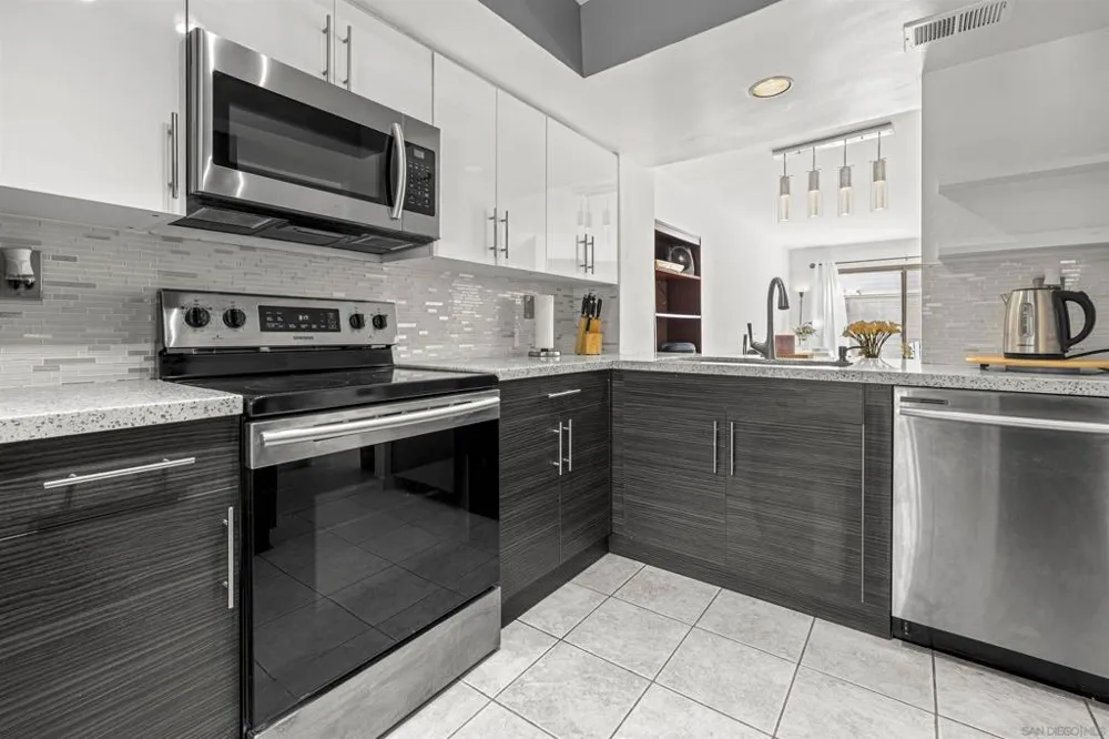 814 AMERICA WAY Del Mar, CA 92014