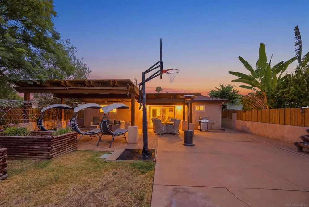 5162 Catoctin Dr San Diego, CA 92115
