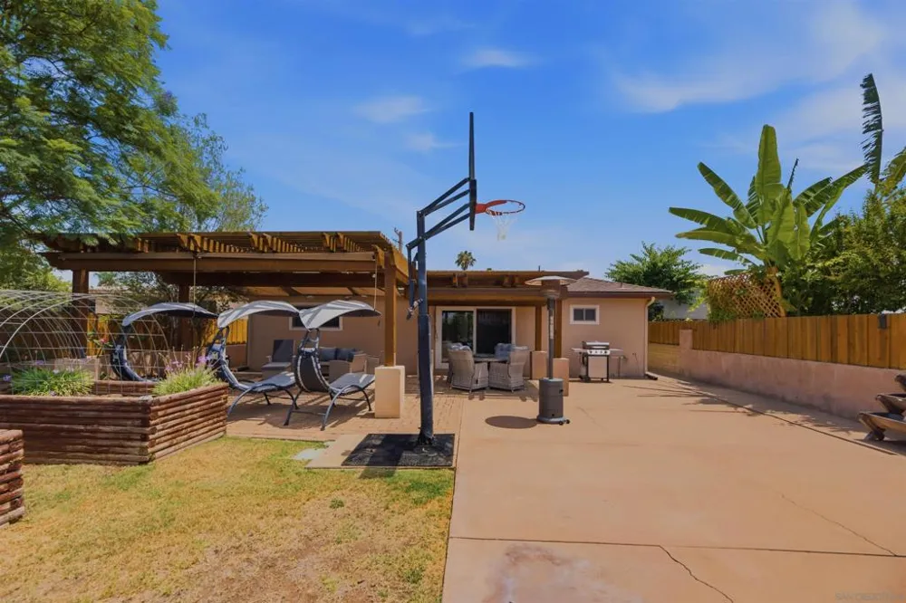 5162 Catoctin Dr San Diego, CA 92115