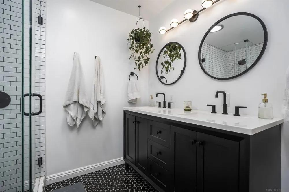 4138 Massachusetts La Mesa, CA 91941
