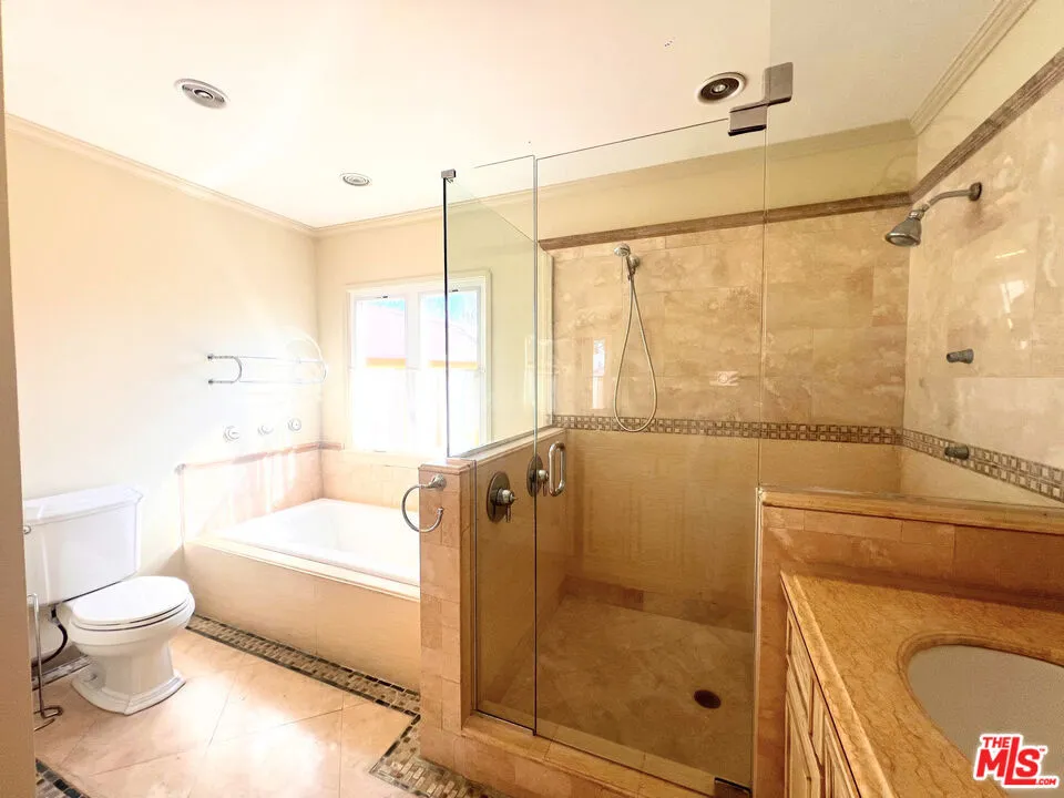 2652 S Bedford Street Los Angeles, CA 90034