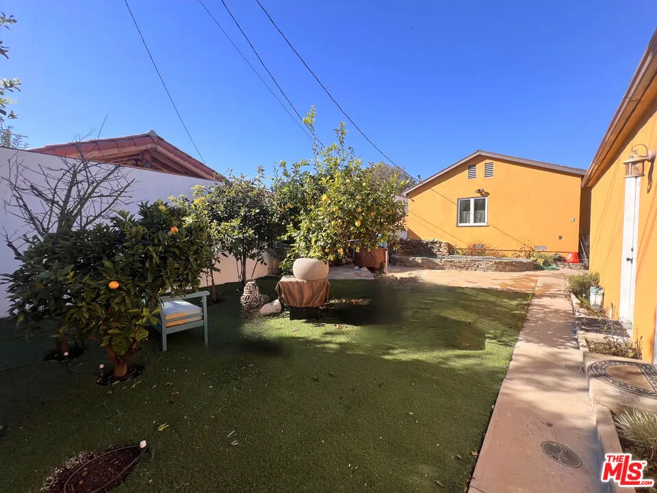 2652 S Bedford Street Los Angeles, CA 90034