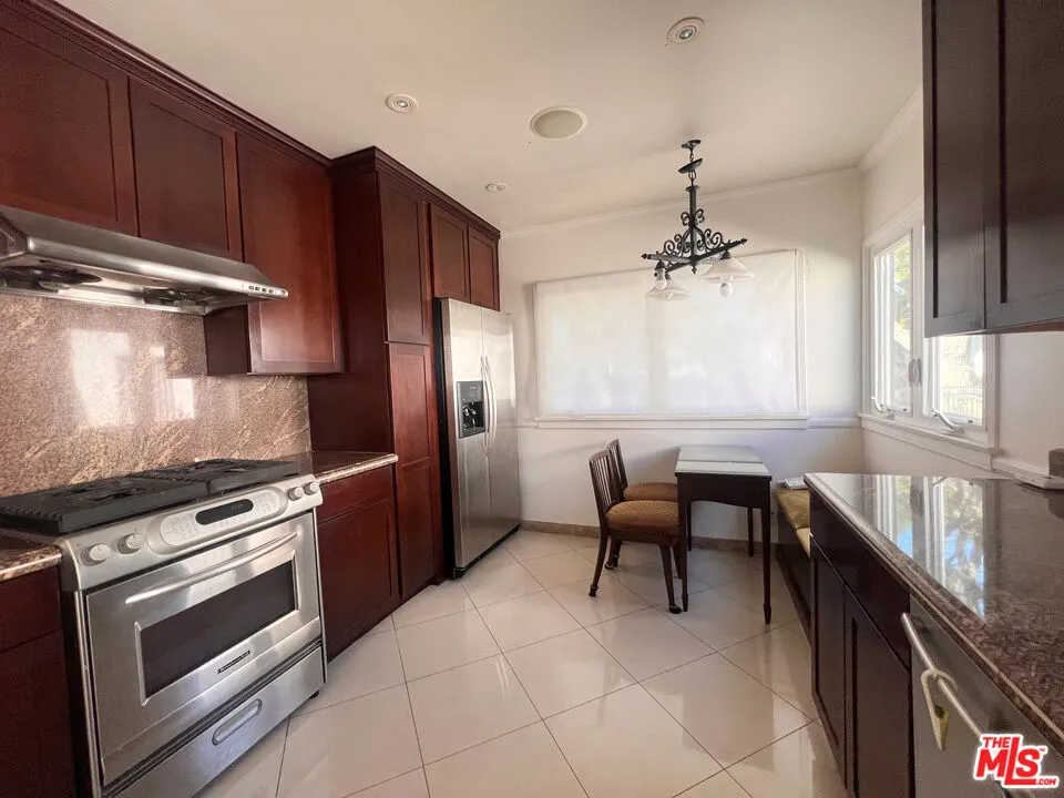 2652 S Bedford Street Los Angeles, CA 90034