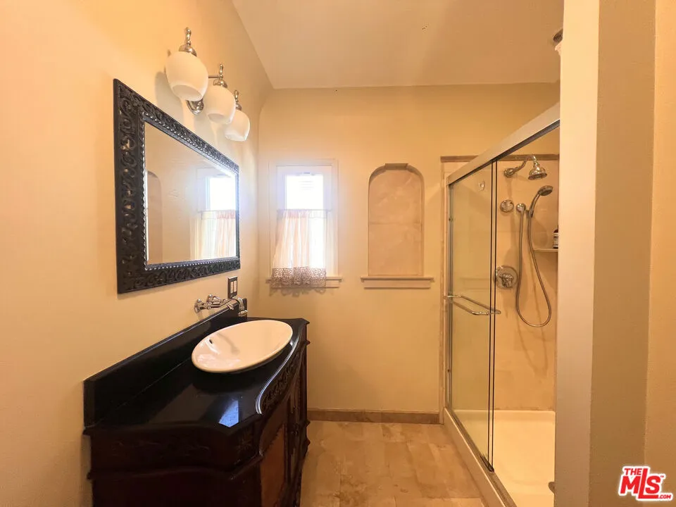 2652 S Bedford Street Los Angeles, CA 90034