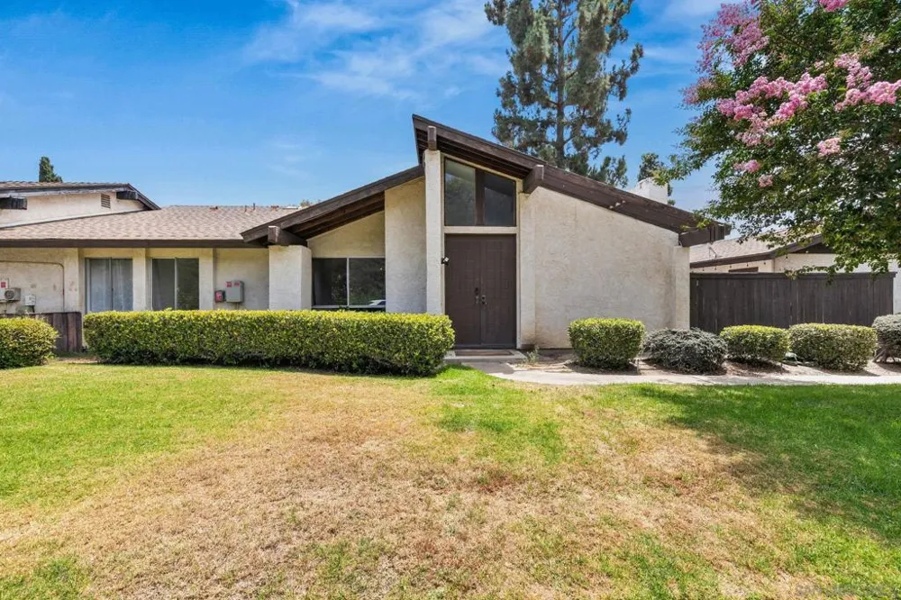 2147 Citrus Tree Spring Valley, CA 91977