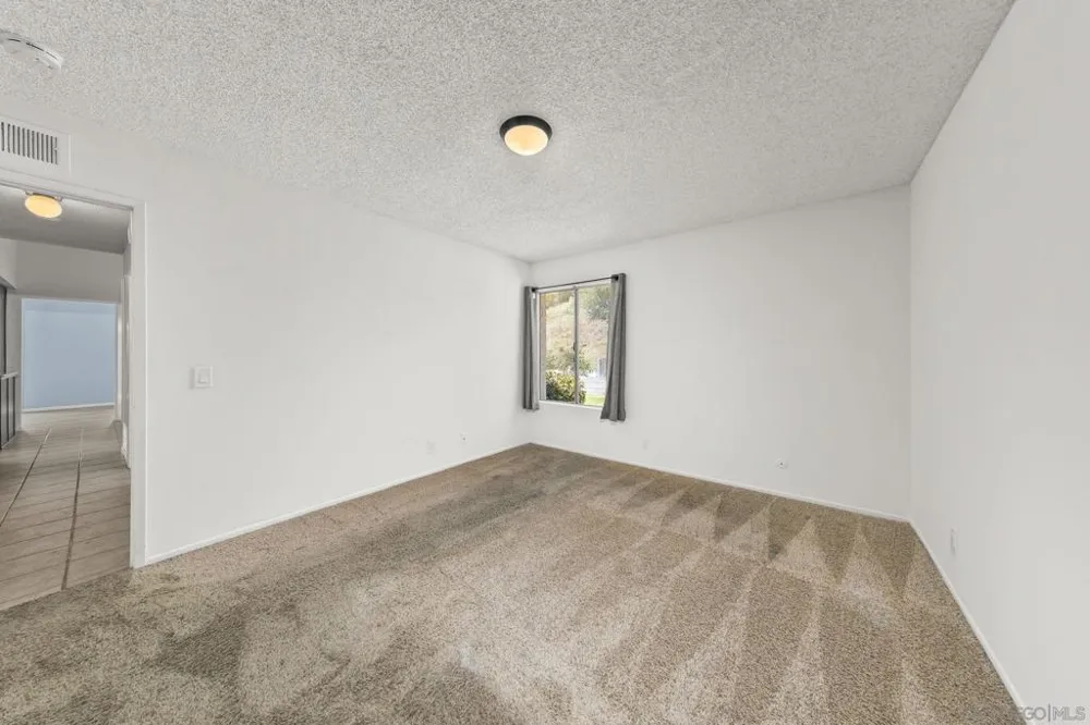 2147 Citrus Tree Spring Valley, CA 91977