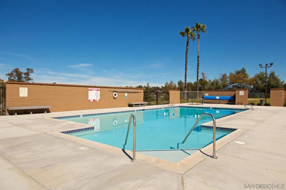 2147 Citrus Tree Spring Valley, CA 91977