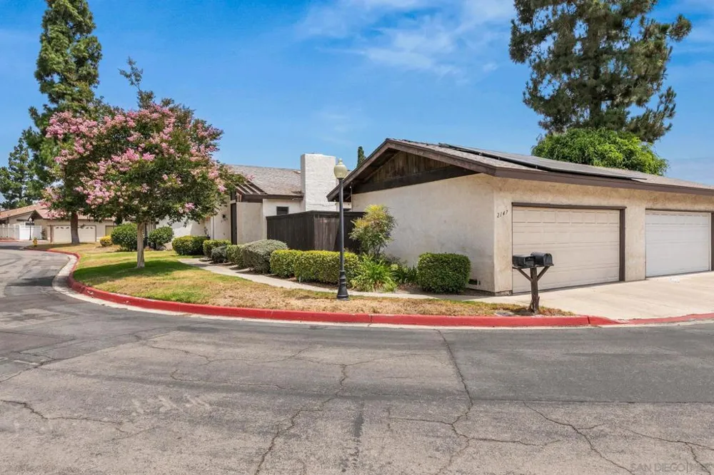 2147 Citrus Tree Spring Valley, CA 91977