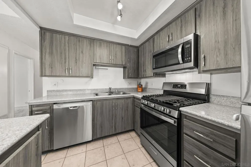 2147 Citrus Tree Spring Valley, CA 91977