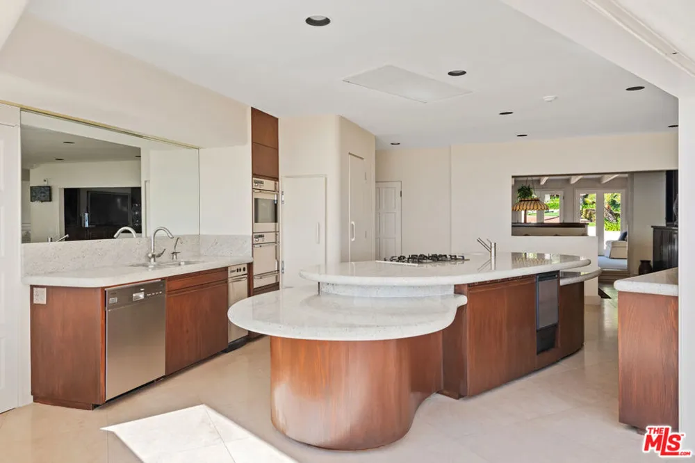 33800 Pacific Coast Highway Malibu, CA 90265