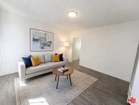 2621 Magnolia Avenue #2621 1/4