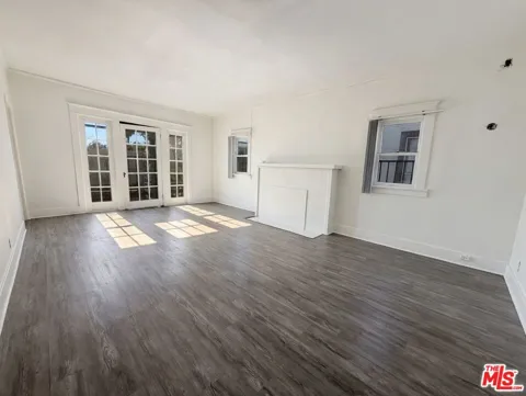 881 W 23rd Street