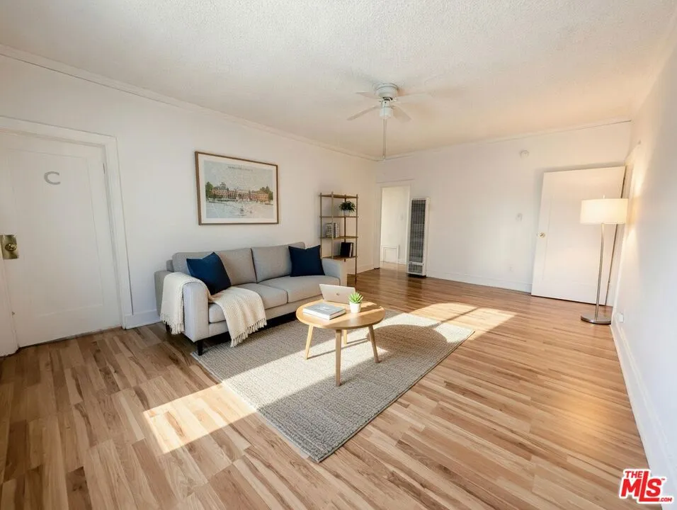 2611 W Orchard Avenue #2609 Los Angeles, CA 90007