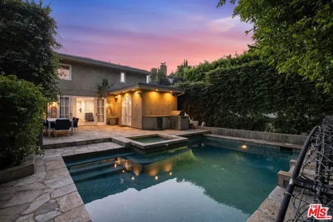 1124 Sierra Alta Way