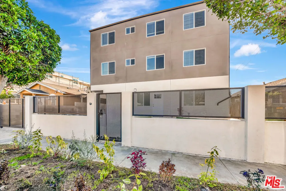 1584 W 37th Street #Room 3 Los Angeles, CA 90018