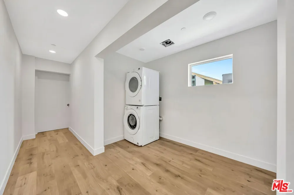 1584 W 37th Street #Room 3 Los Angeles, CA 90018