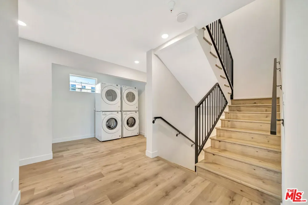 1584 W 37th Street #Room 3 Los Angeles, CA 90018