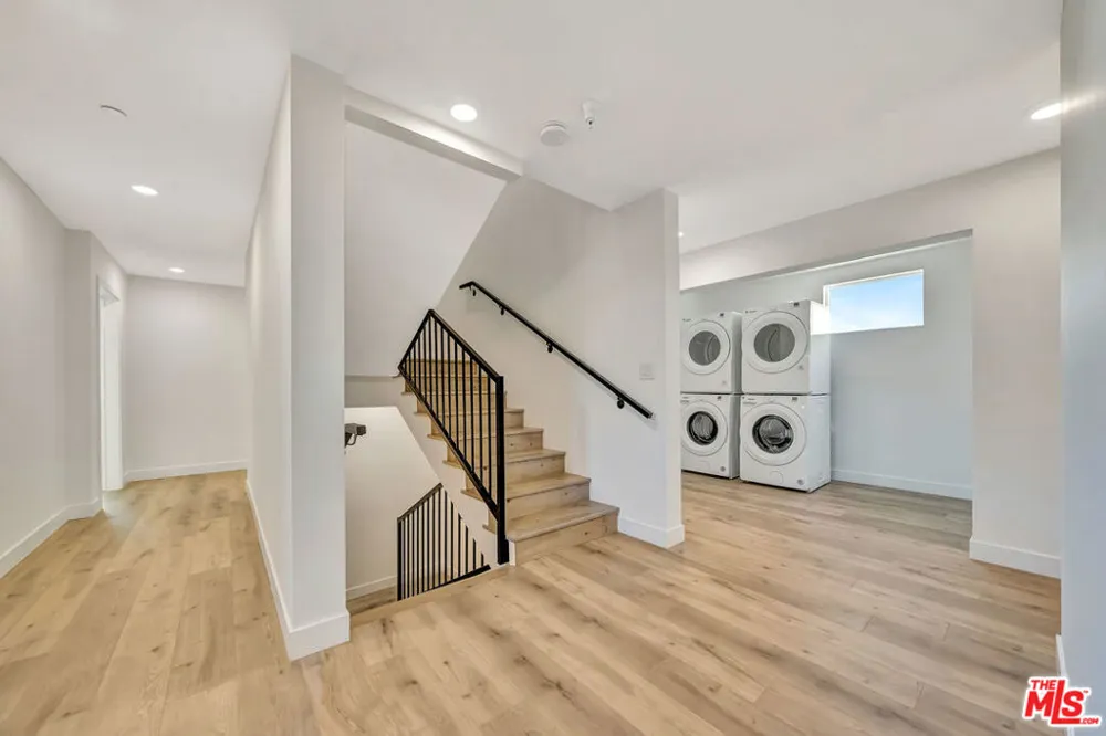 1584 W 37th Street #Room 3 Los Angeles, CA 90018