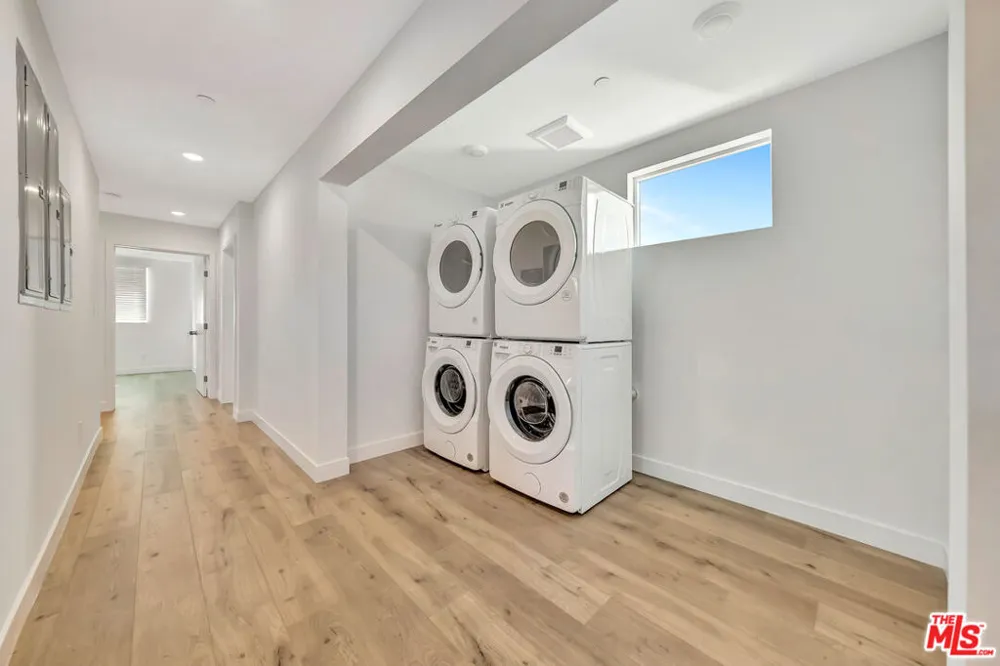 1584 W 37th Street #Room 3 Los Angeles, CA 90018
