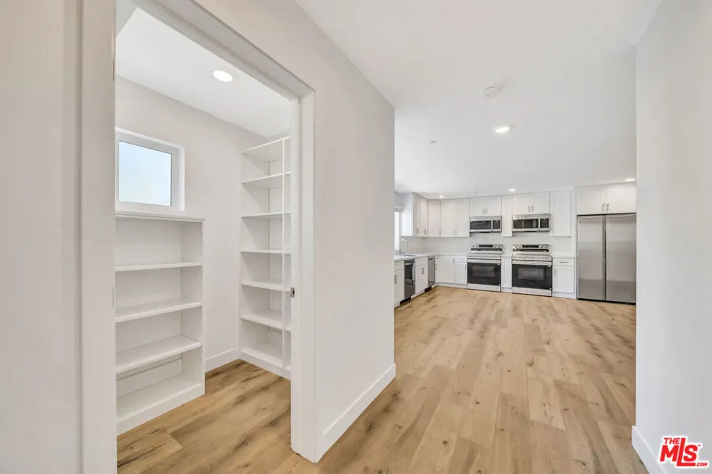 1584 W 37th Street #Room 3 Los Angeles, CA 90018