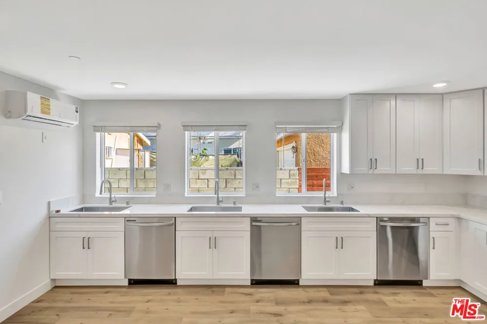 1584 W 37th Street #Room 3 Los Angeles, CA 90018
