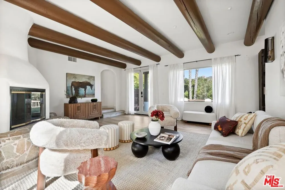 20851 Cheney Drive Topanga, CA 90290