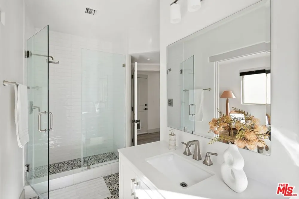 20851 Cheney Drive Topanga, CA 90290