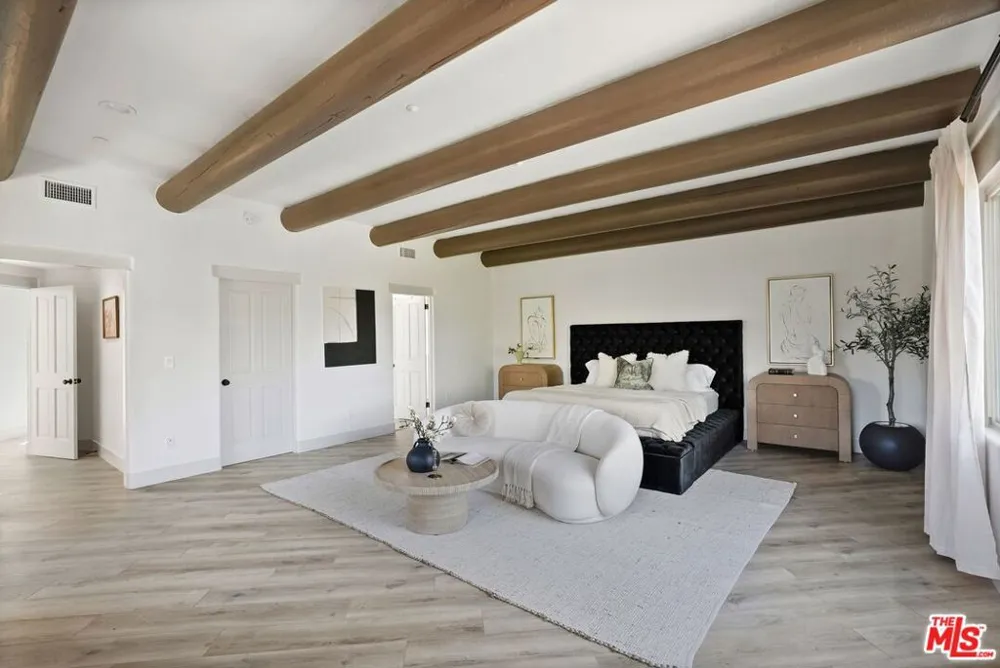 20851 Cheney Drive Topanga, CA 90290