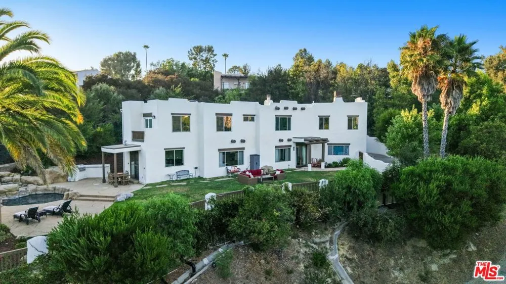 20851 Cheney Drive Topanga, CA 90290
