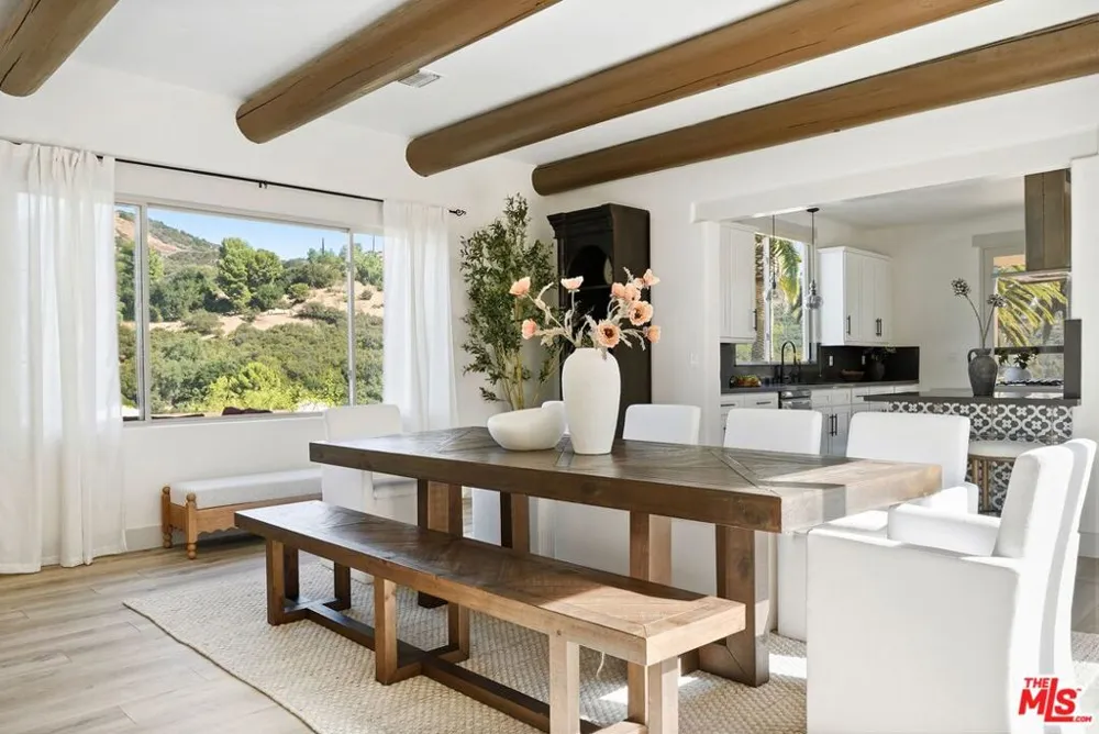 20851 Cheney Drive Topanga, CA 90290