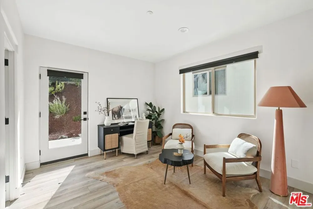 20851 Cheney Drive Topanga, CA 90290