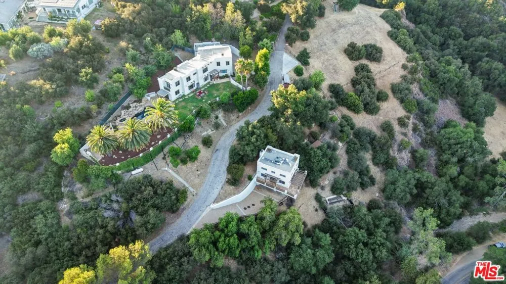 20851 Cheney Drive Topanga, CA 90290