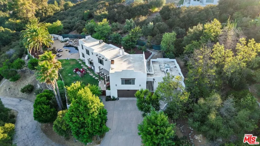20851 Cheney Drive Topanga, CA 90290
