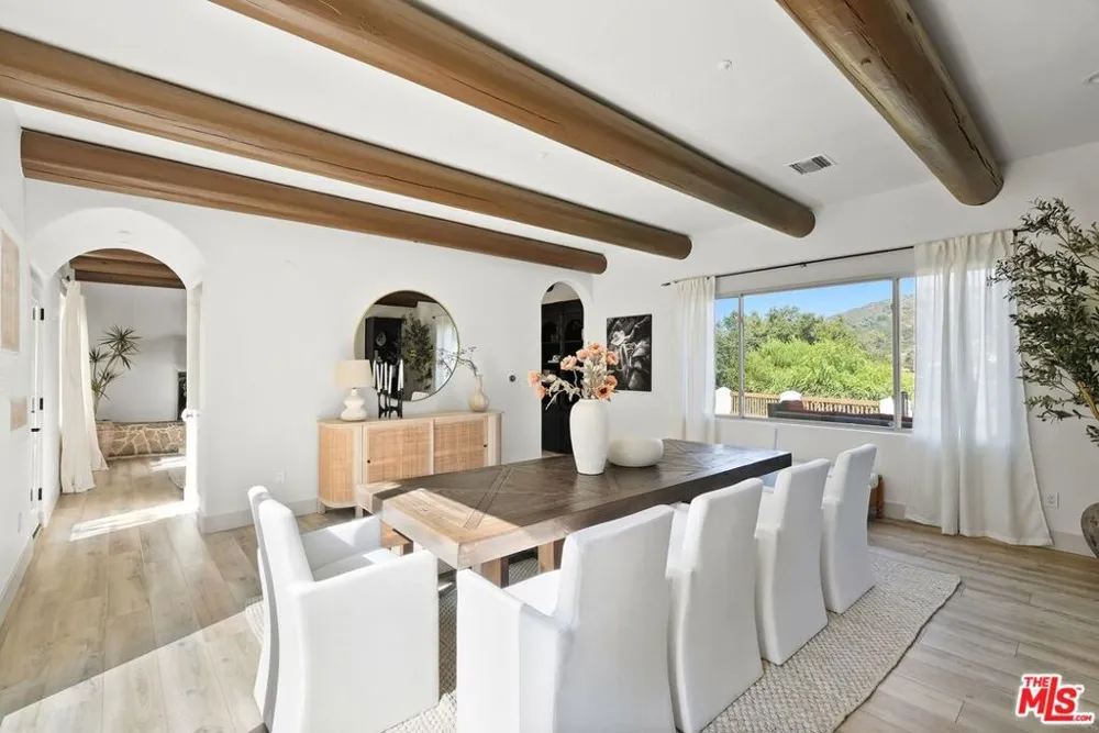 20851 Cheney Drive Topanga, CA 90290