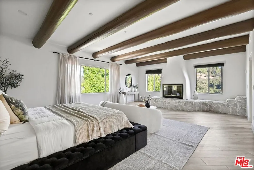 20851 Cheney Drive Topanga, CA 90290