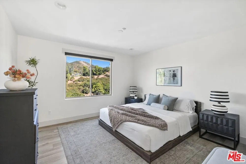20851 Cheney Drive Topanga, CA 90290